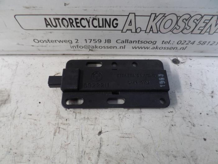 Używane Antena BMW 6 serie (E63) M6 V10 40V Cena na żądanie oferowane przez N Kossen Autorecycling BV