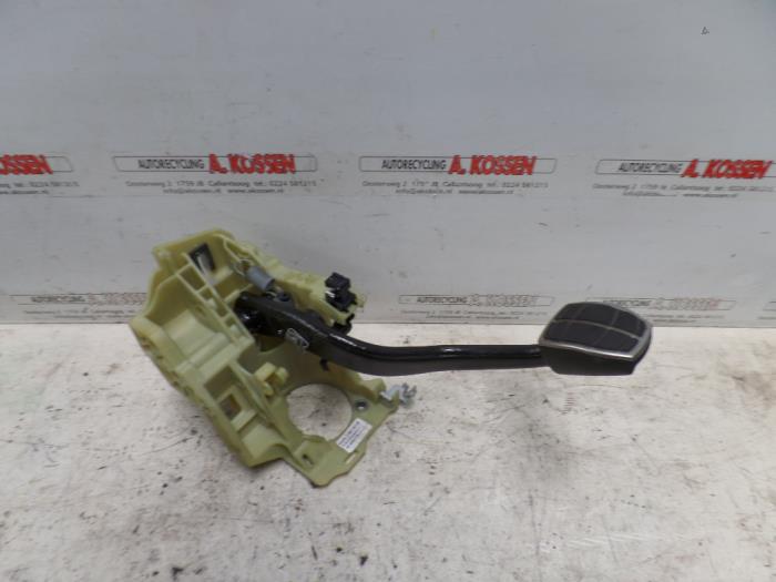 Używane Pedal hamulca BMW 6 serie (E63) M6 V10 40V Cena na żądanie oferowane przez N Kossen Autorecycling BV