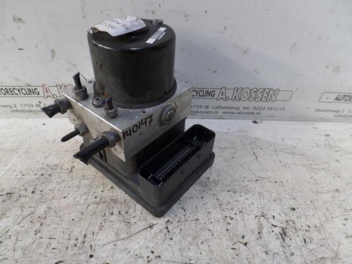 Usagé Pompe ABS Ford Focus 2 Wagon 1.6 TDCi 16V 110 Prix sur demande proposé par N Kossen Autorecycling BV