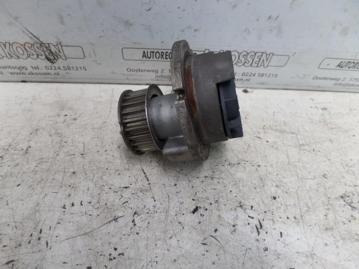 Begagnade Vattenpump Opel Zafira (F75) 1.8 16V Pris på förfrågan erbjuds av N Kossen Autorecycling BV