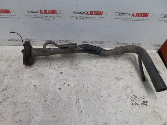 TUYAU DE REMPLISSAGE De Carburant for Nissan X-trail 2.0 2.5 T30 2001 TUYAU DE REMPLISSAGE De Carburant for Nissan X-trail 2.0 2.5 T30 2001
