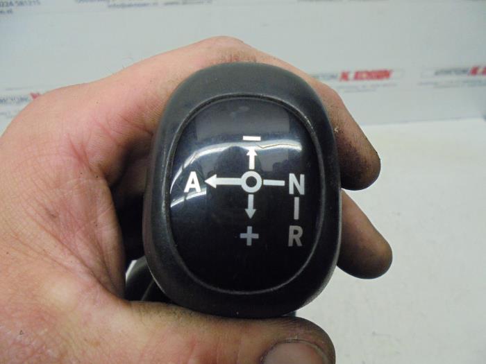 Automatic gear selector from a Mercedes-Benz Sprinter 3,5t (906.73) 316 CDI 16V 2011