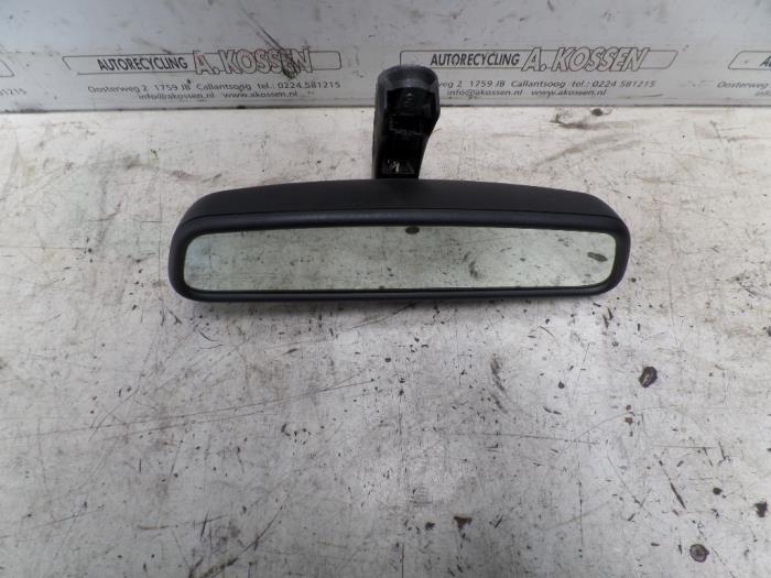 Używane Lusterko wewnetrzne BMW 5 serie (E60) 520d 16V Cena na żądanie oferowane przez N Kossen Autorecycling BV