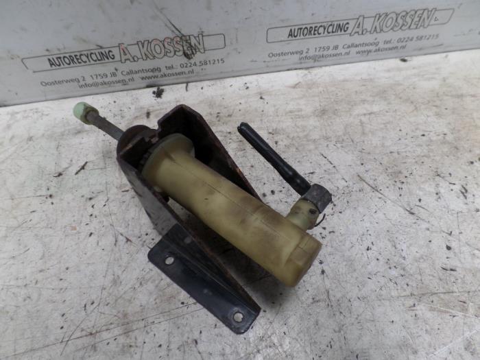 Clutch master cylinder from a Iveco Daily 2006