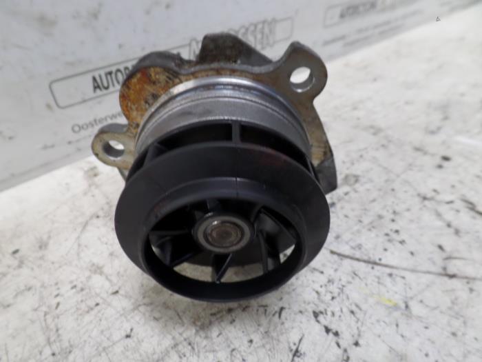 Water pump from a Volkswagen Crafter 2.0 TDI 2013