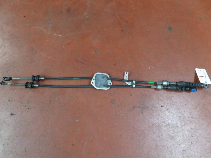 Gearbox control cable from a Peugeot 107 1.0 12V 2009