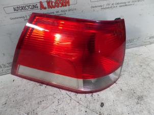 Used Taillight, left Opel Vectra C Caravan 1.9 CDTI 16V Price on request offered by N Kossen Autorecycling BV