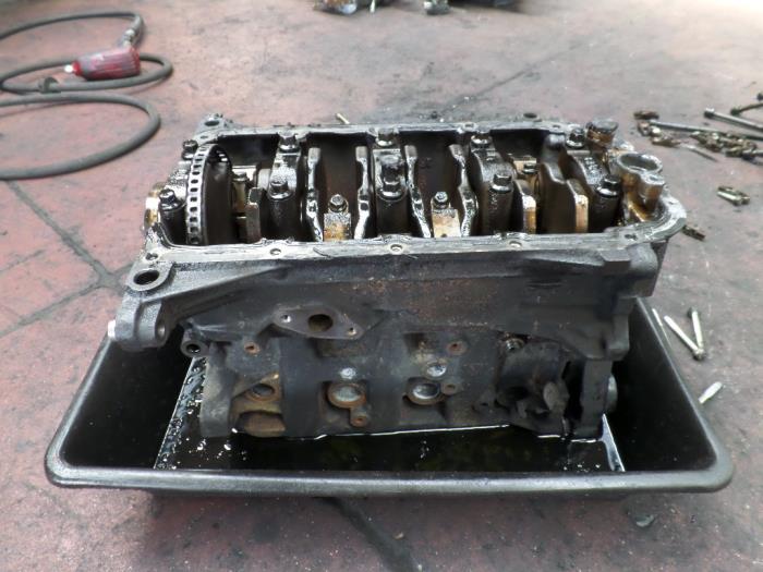 Used Engine crankcase Opel Vectra C Caravan 1.9 CDTI 16V Price on request offered by N Kossen Autorecycling BV