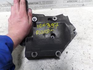 Used Alternator upper bracket Ssang Yong Rexton 2.7 Xdi RX/RJ 270 16V Price on request offered by N Kossen Autorecycling BV