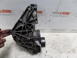 Dynamostütze oben van een Ford Mondeo IV Wagon 2.0 TDCi 140 16V 2008