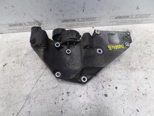 Dynamostütze oben van een Ford Mondeo IV Wagon 2.0 TDCi 140 16V 2008