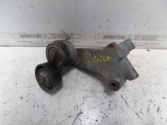 Usados Rodillo tensor correa múltiple Iveco Daily Precio de solicitud ofrecido por N Kossen Autorecycling BV