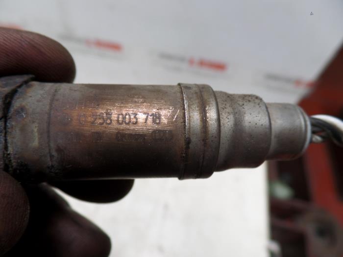 Lambdasonde van een Peugeot 406 Break (8E/F) 2.0 16V 1999