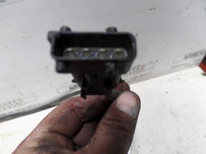 Lambdasonde van een Peugeot 406 Break (8E/F) 2.0 16V 1999