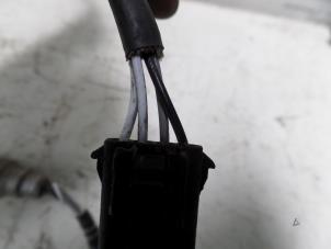 Lambdasonde van een Peugeot 406 Break (8E/F) 2.0 16V 1999