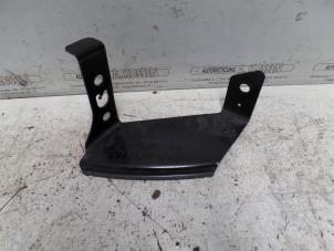 Used Front bumper bracket, left Opel Movano 2.3 CDTi 16V RWD Price on request offered by N Kossen Autorecycling BV