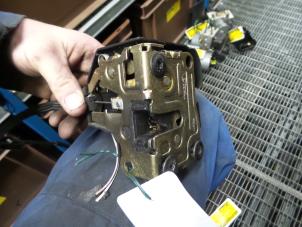 Used Door lock mechanism 2-door, right Renault Clio II (BB/CB) 1.4 Price on request offered by N Kossen Autorecycling BV
