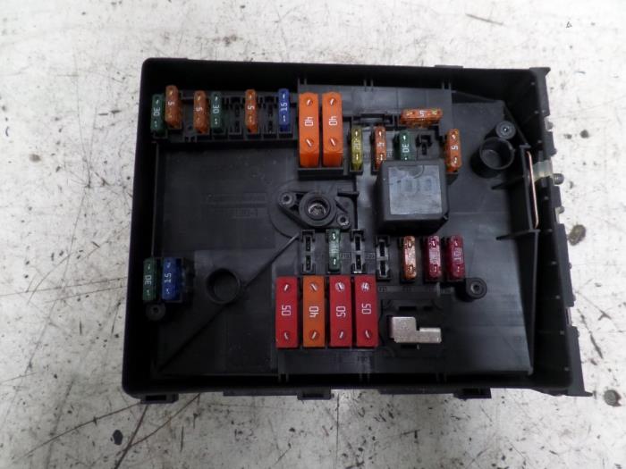 Fuse box from a Volkswagen Touran 2006