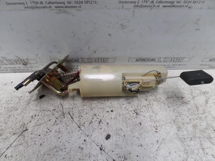 Electric fuel pump from a Daewoo Lanos (TA/TF08/48/86) 1.6 16V 2002