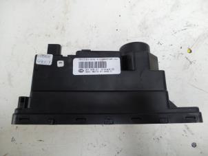 Używane Pompa prózniowa elektrycznego zamka drzwiowego Mercedes E Combi (S210) 2.2 E-220 CDI 16V Cena na żądanie oferowane przez N Kossen Autorecycling BV