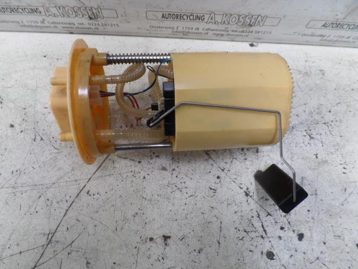Electric fuel pump from a Opel Corsa 2011
