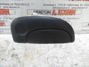 Used Door handle 2-door, right Renault Kangoo Express (FC) 1.6 16V Price on request offered by N Kossen Autorecycling BV
