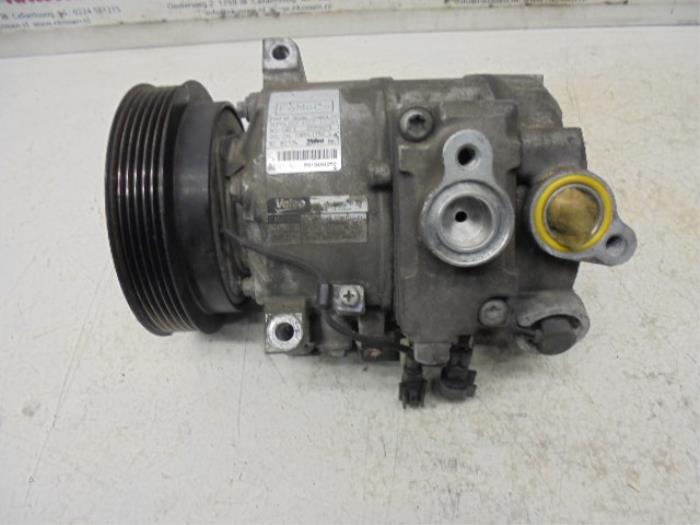 Usagé Compresseur de clim Landrover Freelander II 3.2 l6 24V Prix sur demande proposé par N Kossen Autorecycling BV