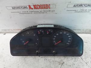 Used Instrument panel Volkswagen Transporter T5 2.5 TDi Price on request offered by N Kossen Autorecycling BV