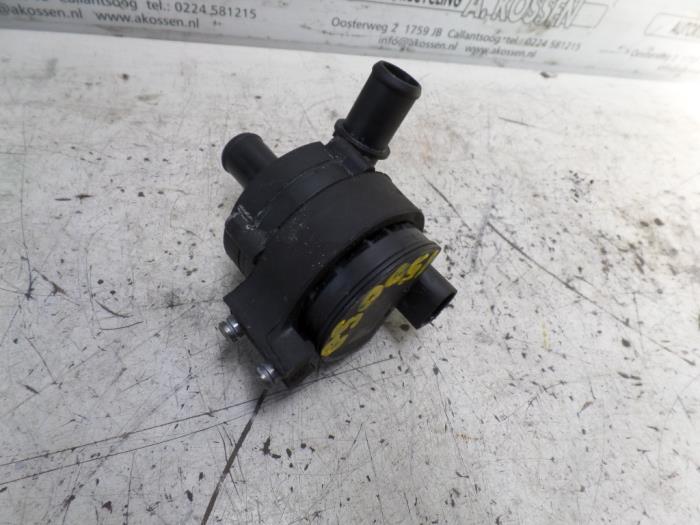 Begagnade Vattenpump Opel Movano 2.3 CDTi 16V RWD Pris på förfrågan erbjuds av N Kossen Autorecycling BV