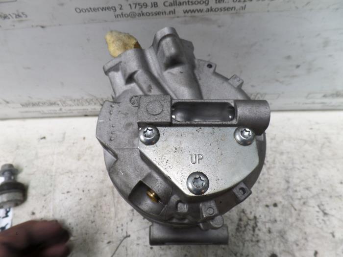Air conditioning pump from a Opel Movano 2.3 CDTi 16V RWD 2014