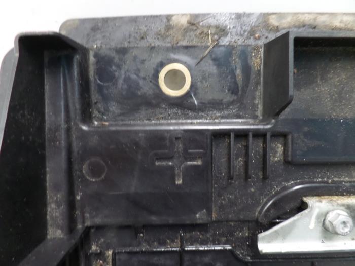 Battery box from a Opel Movano 2.3 CDTi 16V RWD 2014