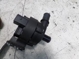 Used Water pump Opel Movano 2.3 CDTi 16V RWD Price on request offered by N Kossen Autorecycling BV