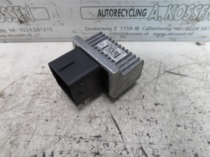 Glow plug relay Opel Movano 2.3 CDTi 16V RWD 110678071R