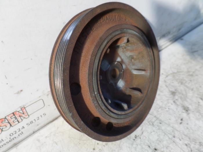 Crankshaft pulley from a Opel Vivaro 1.9 DI 2003