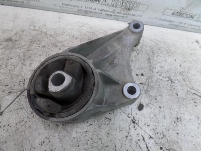 Gearbox mount from a Opel Astra H (L48) 1.6 16V Twinport 2006