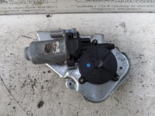 Used Door window motor Jeep Cherokee/Liberty (KJ) 2.5 CRD 16V Price on request offered by N Kossen Autorecycling BV