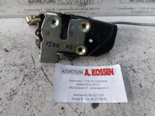 Used Front door lock mechanism 4-door, right Jeep Cherokee/Liberty (KJ) 2.5 CRD 16V Price on request offered by N Kossen Autorecycling BV