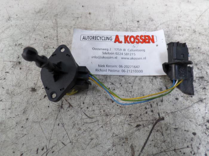 Używane Silnik reflektora BMW 3 serie (E46/2) 320 Ci 24V Cena na żądanie oferowane przez N Kossen Autorecycling BV