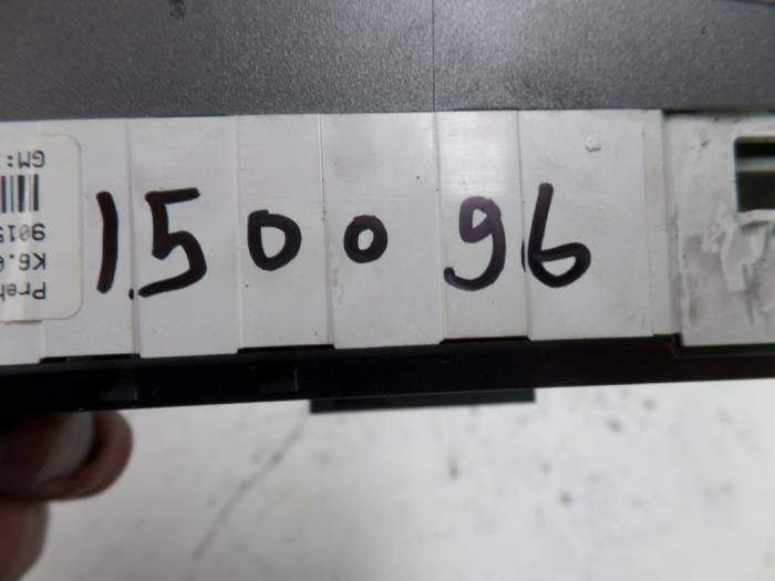 Begagnade Klimatpanel Opel Zafira (M75) 1.6 16V Pris på förfrågan erbjuds av N Kossen Autorecycling BV
