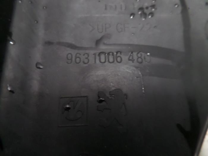 Caja de aleta de refrigeración de un Peugeot 206 (2A/C/H/J/S) 2.0 GTI 16V 2000