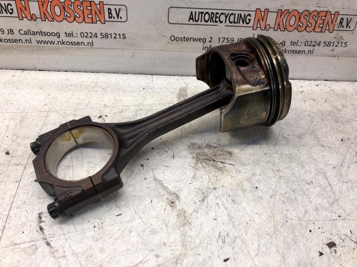 Usagé Piston Volkswagen Polo Prix sur demande proposé par N Kossen Autorecycling BV