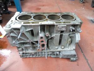Used Engine crankcase Citroen C4 Picasso (UD/UE/UF) 2.0 16V Autom. Price on request offered by N Kossen Autorecycling BV