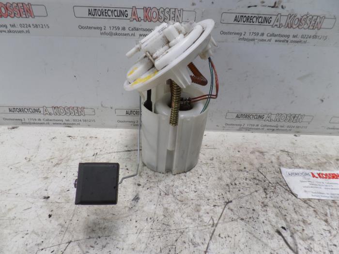 Begagnade Bensinpump Citroen C4 Picasso (UD/UE/UF) 2.0 16V Autom. Pris på förfrågan erbjuds av N Kossen Autorecycling BV