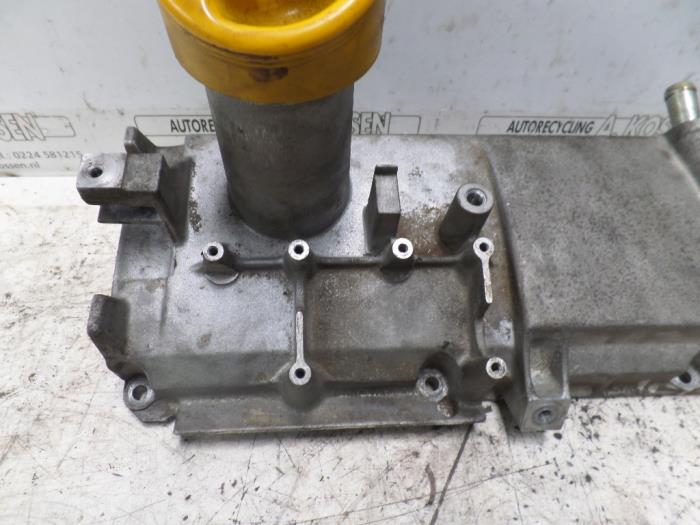 Gebrauchte Ventildeckel Renault Kangoo Preis auf Anfrage angeboten von N Kossen Autorecycling BV