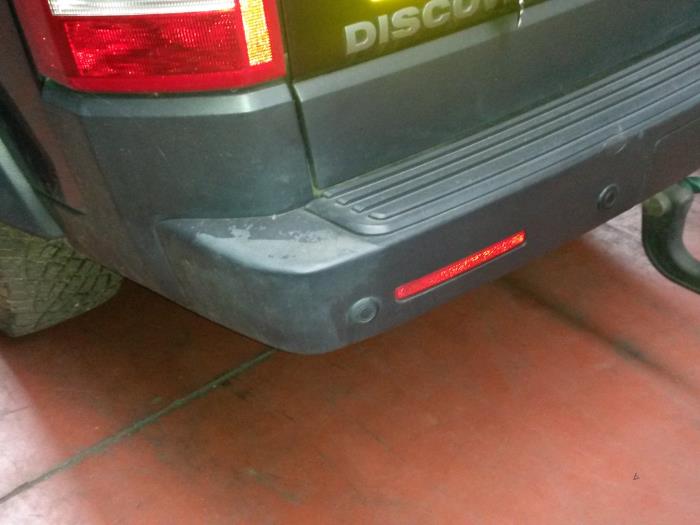 Rear bumper from a Land Rover Discovery III (LAA/TAA) 2.7 TD V6 2006