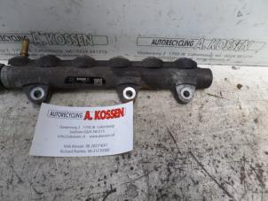 Used Fuel injector nozzle Renault Trafic New (FL) 2.0 dCi 16V 90 Price on request offered by N Kossen Autorecycling BV