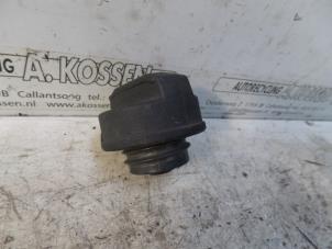 Używane Korek wlewu paliwa Volkswagen Golf IV (1J1) 1.6 Cena na żądanie oferowane przez N Kossen Autorecycling BV