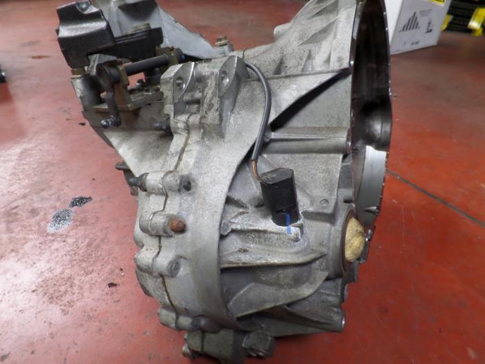 Gearbox from a Ford Transit Connect 1.8 TDCi 90 2004