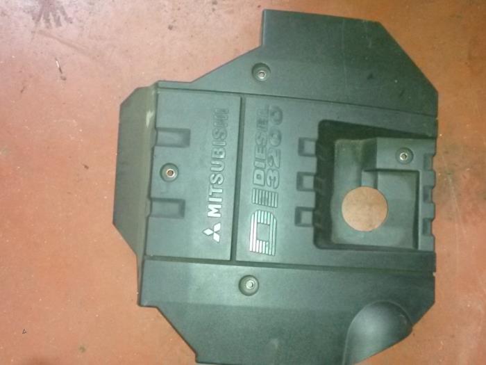 Used Engine cover Mitsubishi Pajero Classic Hardtop (V2/4) 3.2 DI-D 16V Price on request offered by N Kossen Autorecycling BV