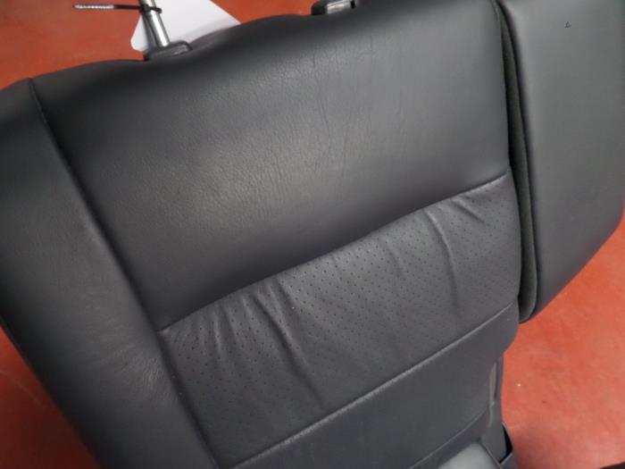 Fotel tylny z Mitsubishi Pajero Classic Hardtop (V2/4) 3.2 DI-D 16V 2007